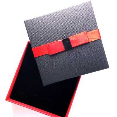 Pudełko ze wstążką PW07