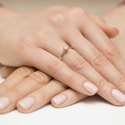 Pierścionek złoty Au 585 z diamentem 0.05ct