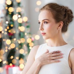 Odkryj Idealne Prezenty Świąteczne: Ekskluzywna Biżuteria dla Niej i dla Niego