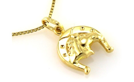 Biżuteria z motywem konia – poradnik dla jeźdźców